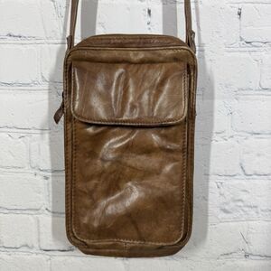 Wilson’s Leather Brown Leather Crossbody Bag Wallet Pocket Zip Travel VTG Y2k